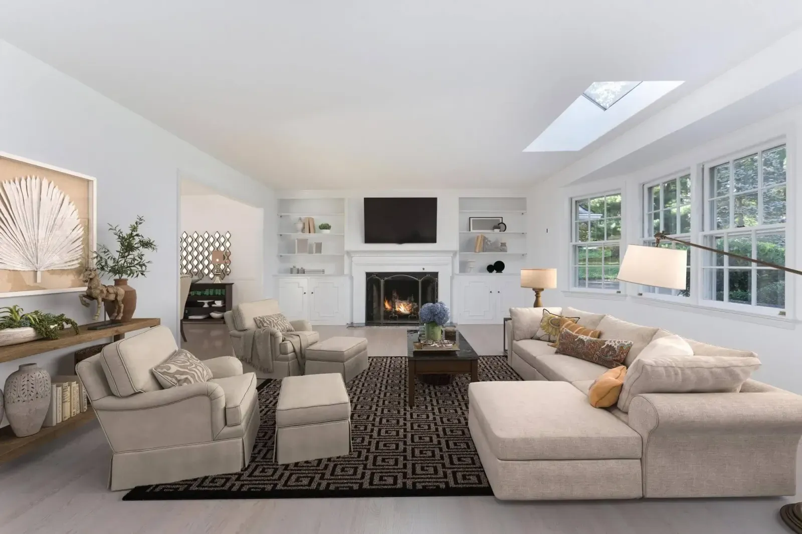 Traditional dining area, virtually staged by roOomy